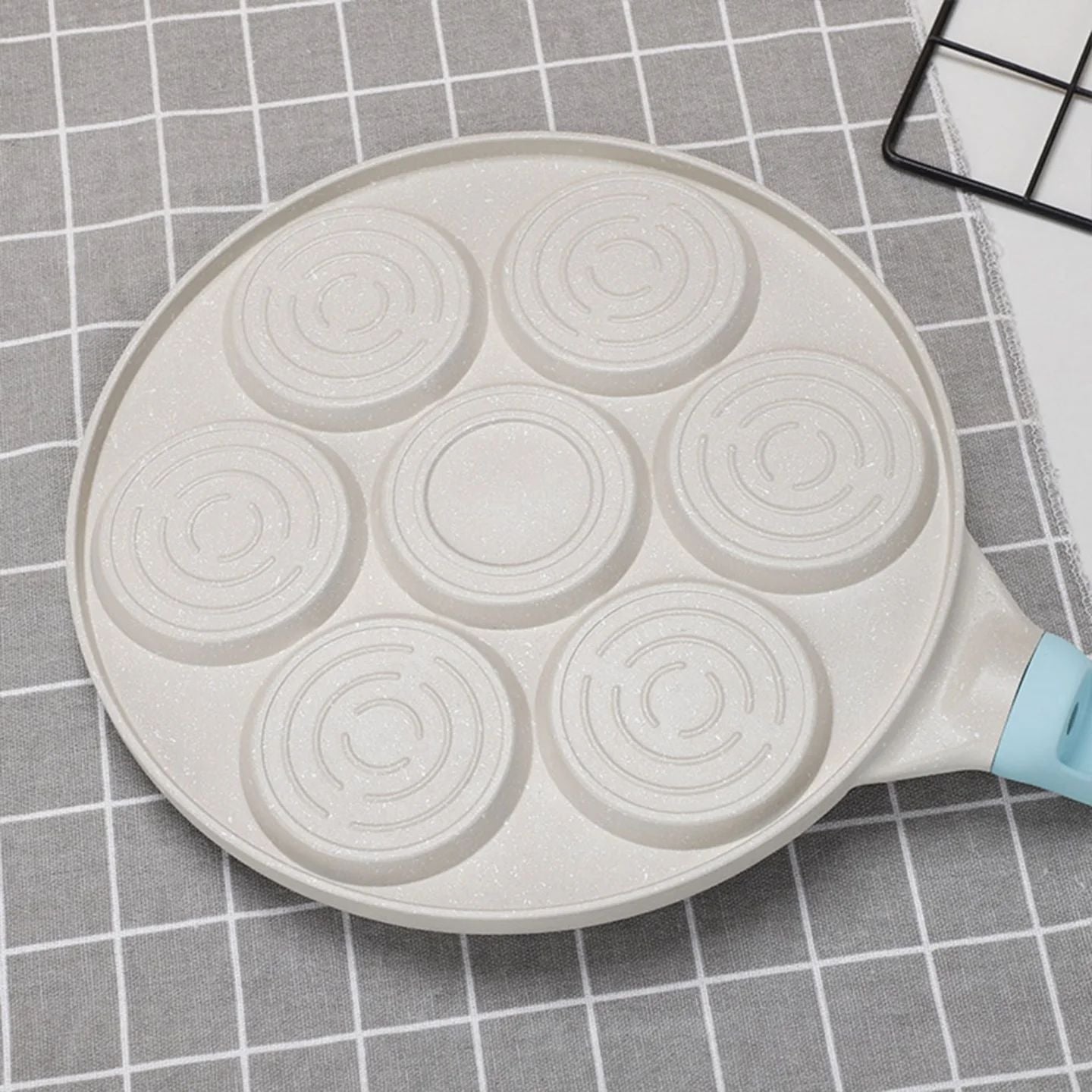 Nonstick Smiley Pancake Frying Pan (27cm)