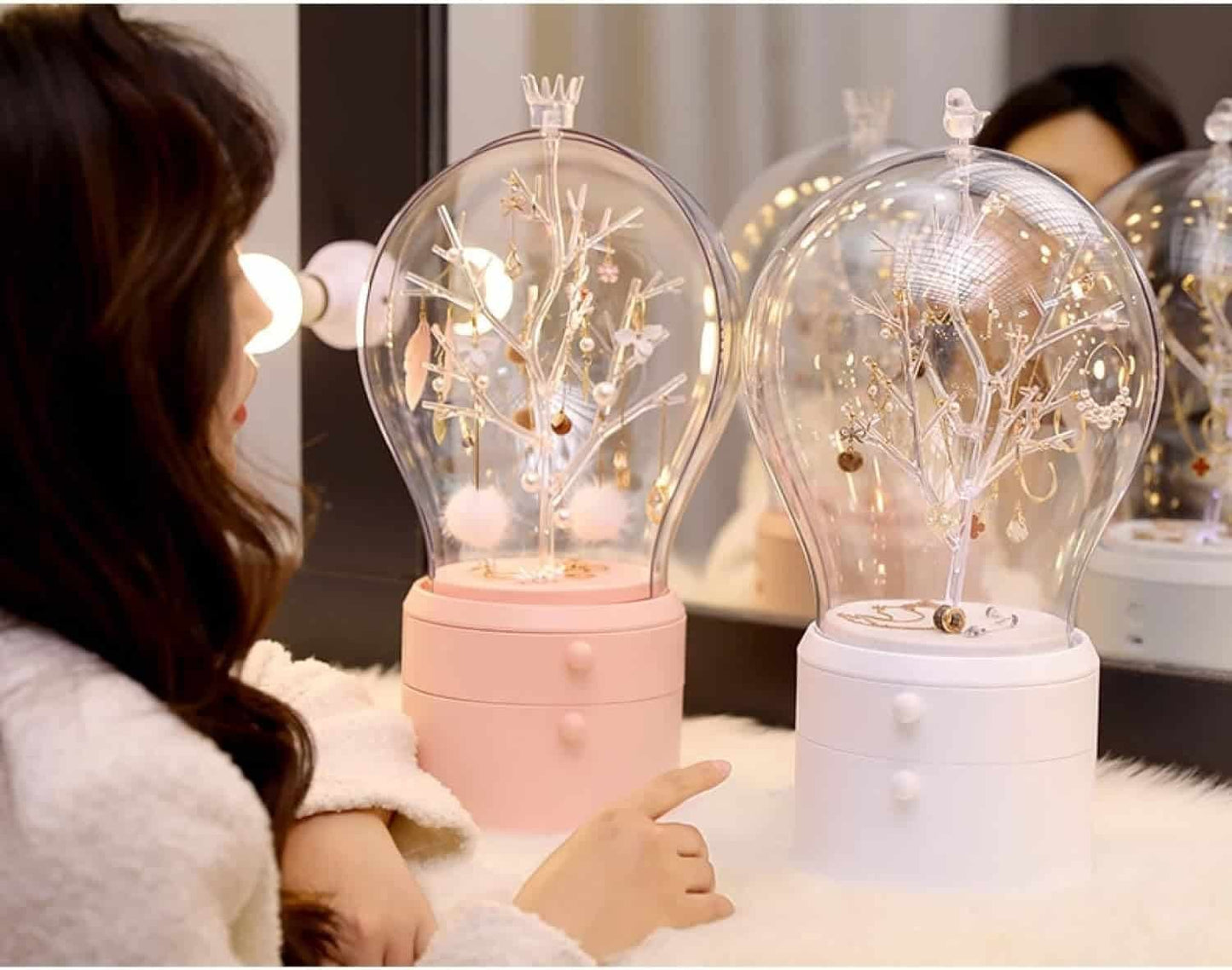 Minimal Makeup and Jewelry Storage With LED Bulb